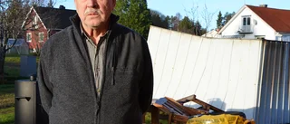 80-årige Rolfs förråd flög i väg i stormen: "Fick nästan hjärtinfarkt"