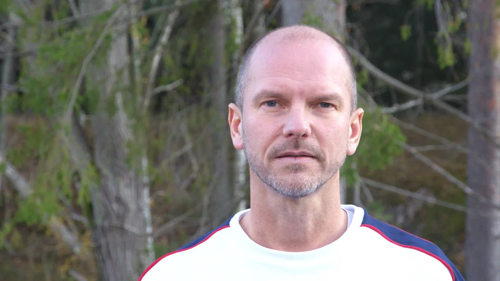 Jesper Carlander, ordförande för Trosa Vagnhärad Tennisklubb, tycker att tävlingarna brukar vara familjära och roliga.