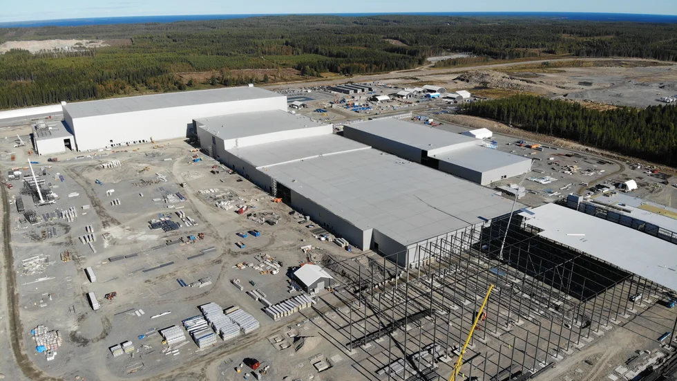Northvolts fabrik på Bergsbyns industriområde växer fram. Så här såg det ut 14 september 2020.