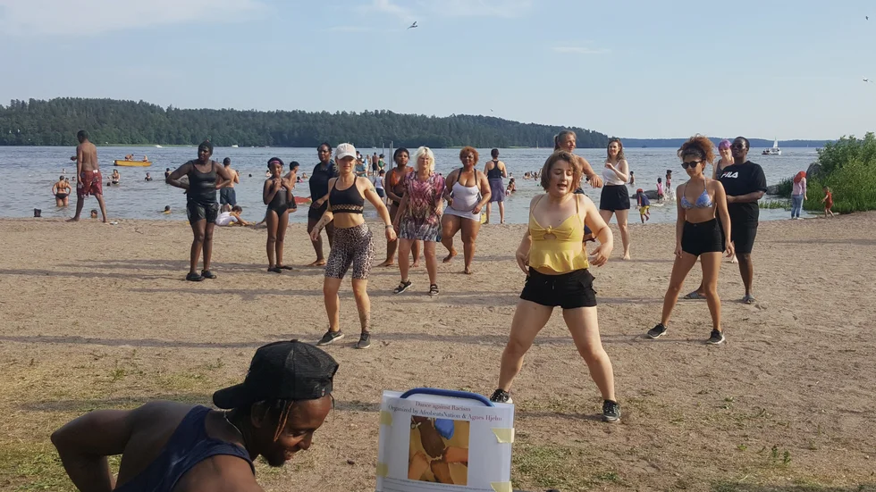 De dansade från lunch på lördagen till sent kvällen. Målet för föreningen Afrobeat Nation från Uppsala var att samla in så mycket påengar som möjligt mot rascism.