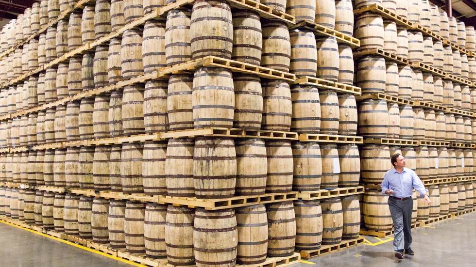 Whiskeytunnor lagrade vid ett av Diageos destillerier. Arkivbild.