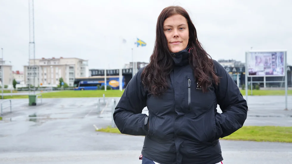Juliet Martin känner att det byggts upp ett avstånd mellan Sverige och Finland och är orolig för städernas framtid.