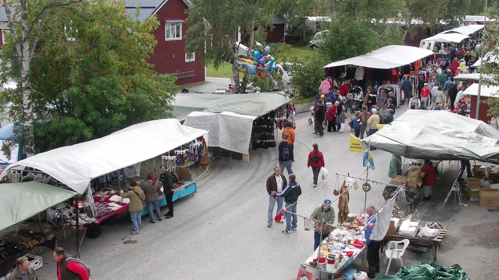 I år blir Jokkmokks höstmarknad inställd på grund av pandemin. ”Det känns jättetråkigt” säger Benny Östlund på Jokkmokk SK:s kansli.