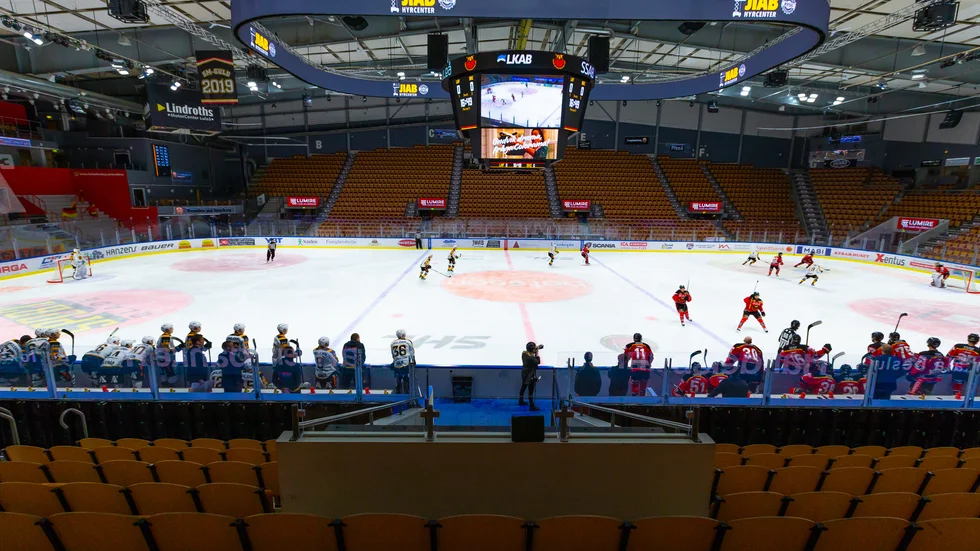 Varken agenter eller scouter får befinna sig på arenorna under årets SHL-säsong. 