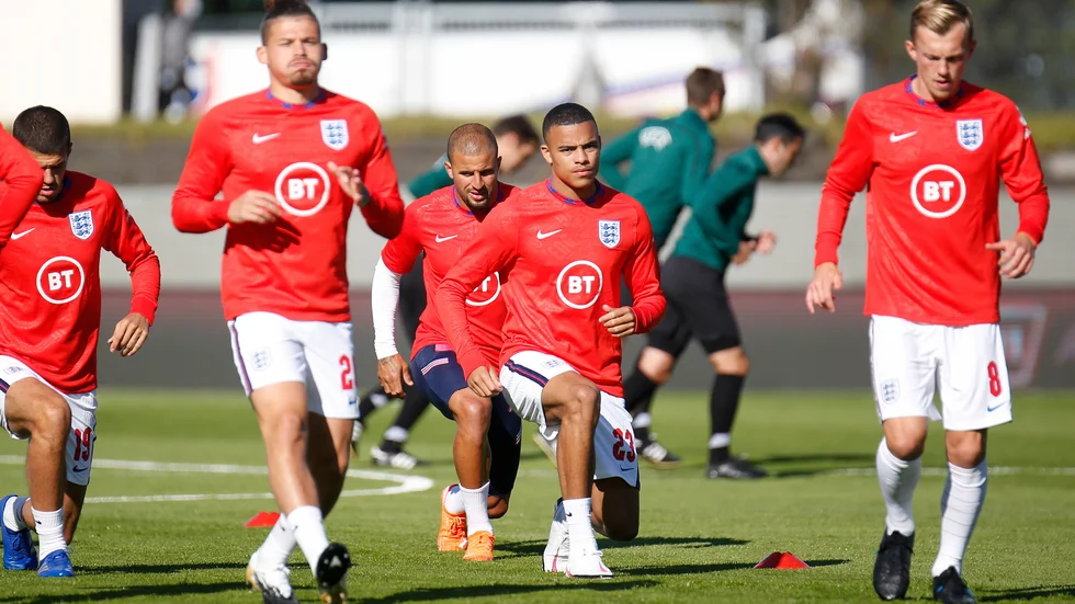Englands Mason Greenwood, i mitten, riskerar att straffas.