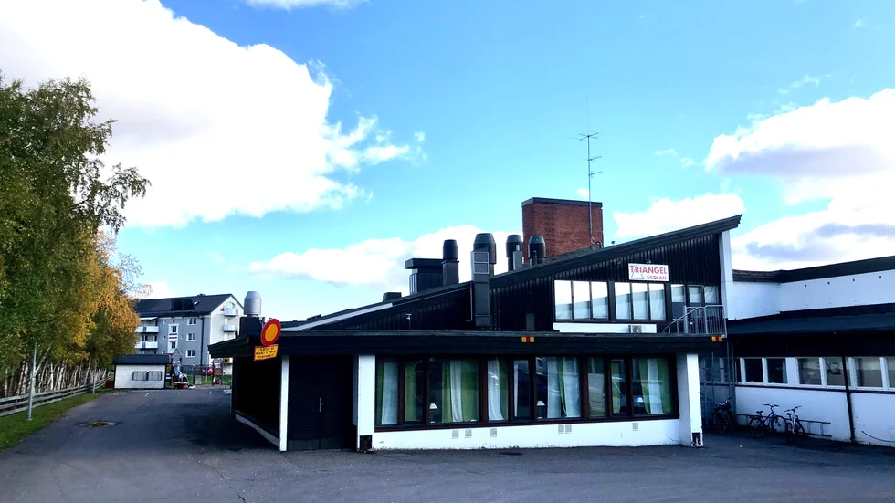 Informationen från kommunen till vårdnadshavare angående covid-19 och hur barnen ska stanna hemma är gammal. 