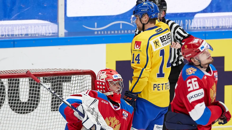 Emil Pettersson gjorde Sveriges enda mål när Tre Kronor föll på straffar mot Ryssland med 1–2.