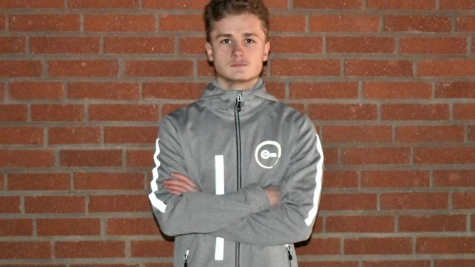 Simon Plesse har tvingats låta längdhoppet stå åt sidan och satsar nu i stället på sprint. På SM hoppas han nå EM-kvalgränsen på 60 meter.