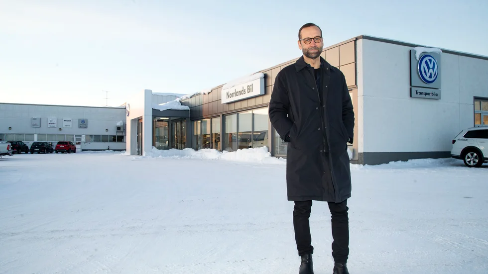 "Allt gungade", säger Christopher Lundström, vd för Norrlands bil Sverige AB, om det kritiska läget förra våren. I dag vågar sig fler kunder in i bilhallarna igen.