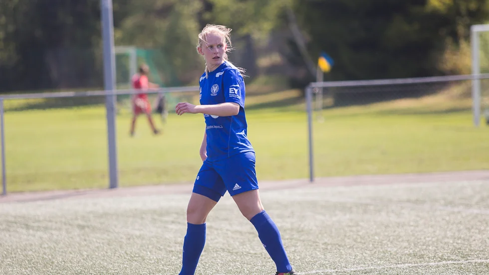 Ellen Erlandsson lämnar DFK för och flyttar till Uppsala. 