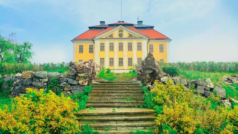 Tureholms slott utanför Trosa är platsen där Tureholms slottsteater håller till med två sommarkonserter den 31 juli och 1 augusti. Teatern startades förra året och fick en rivstart med 450 besökare.