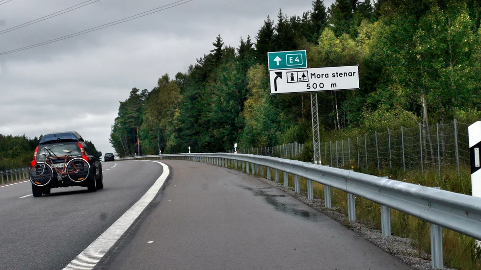 Insändarskribenten gjorde ett besök i Stockholm med bil och behövde betala trängselskatt. Nu kritiserar han hur fakturan skickade ut och resulterade i en betalningspåminnelse, 17 gånger större än beloppet.