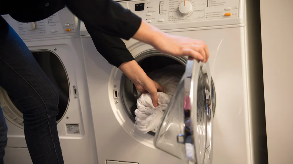 I det nya förslaget gällande rutavdrag är tvätt och vård av kläder och hemtextilier vid en tvättinrättning en av de nya tjänsterna som räknas in.