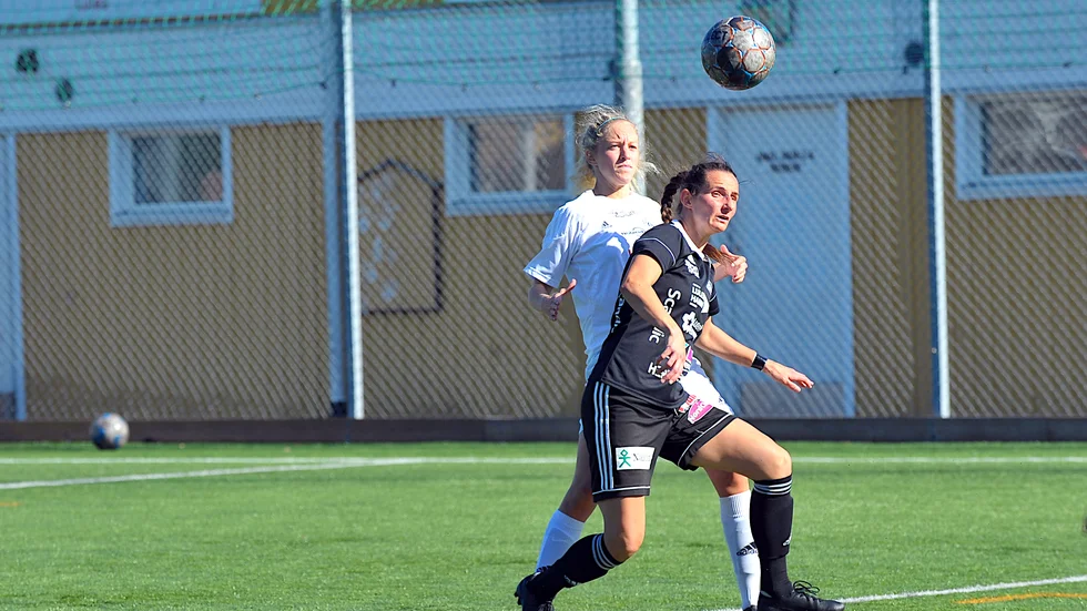 Indira Ilic bjöd på en sällan skådad målfest. I sin tredje match som forward så gjorde hon fem mål på en halvlek.
