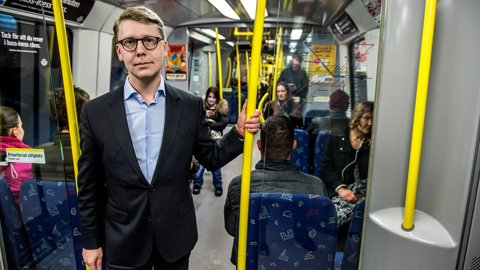 - Det är ett systemfel att SL och UL måste betala allt högre stationsavgift på Arlanda så att tiotusentals tågpendlare får höjda passageavgifter, anser SL:s ordförande Kristoffer Tamssons.