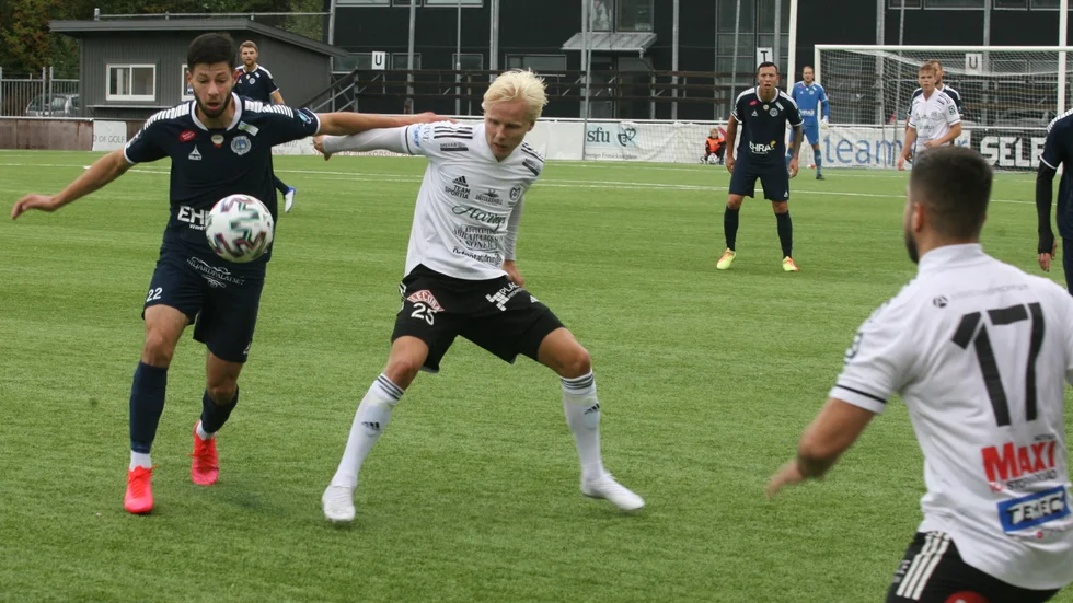 Simon Karlsson, Maifkaptenen, stred tappert på det centrala mittfältet i ännu en match. Men Utsikten hade det som krävdes för att vinna.