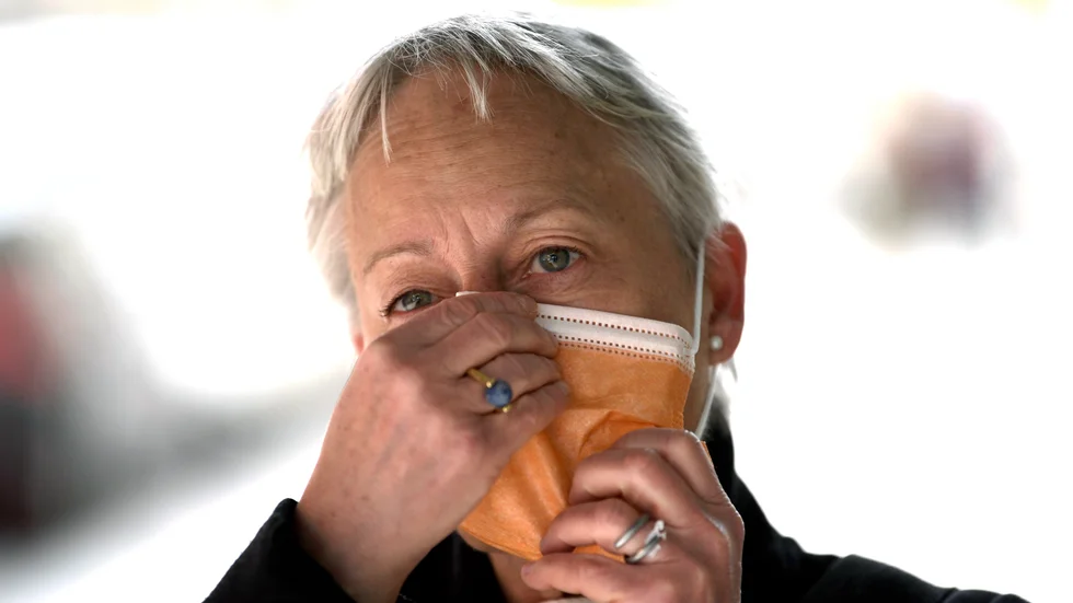 Självklart ska även 80- och 90-talister ta ansvar för att smittan inte sprids, men finns det inte ett minst lika stort ansvar hos äldre. Skriver insändarskribenten.