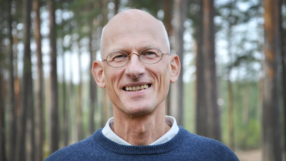 Årets kulturstipendiat, Christian Holzer från Basebo, har lyft fram vandringsleder och utflyktsmål i flera av sina böcker.