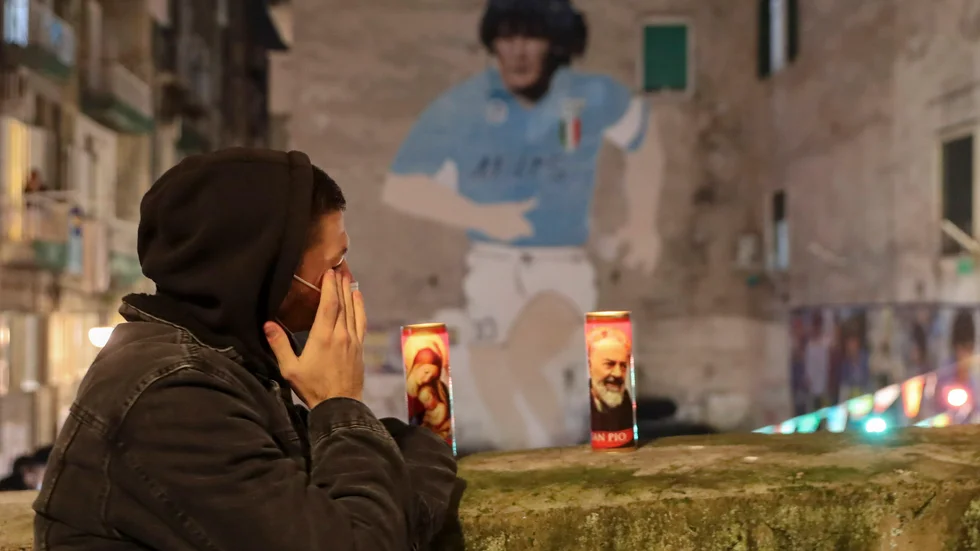 Neapel sörjer Diego Maradona.
