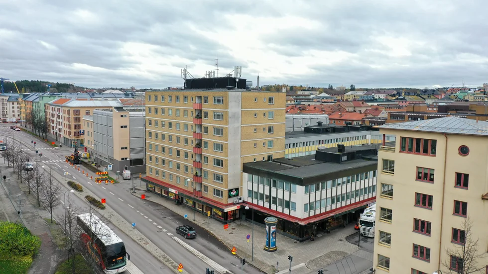 Östergötlands museum anser att bebyggelsen mot Hamnvägen i kvarteret Druvan ska bevaras och utvecklas som den hållbara resurs den är. 