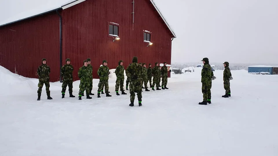 I måndags ryckte de 29 första värnpliktiga in vid Lapplandsjägargruppen i Kiruna. 