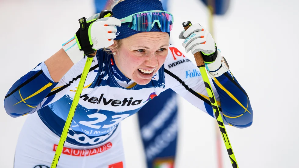 Emma Ribom och övriga åkare från Piteå Elit har fått en tuff inledning på Tour de ski. Efter tre körda etapper ligger de långt efter tidsmässigt i sammandraget.