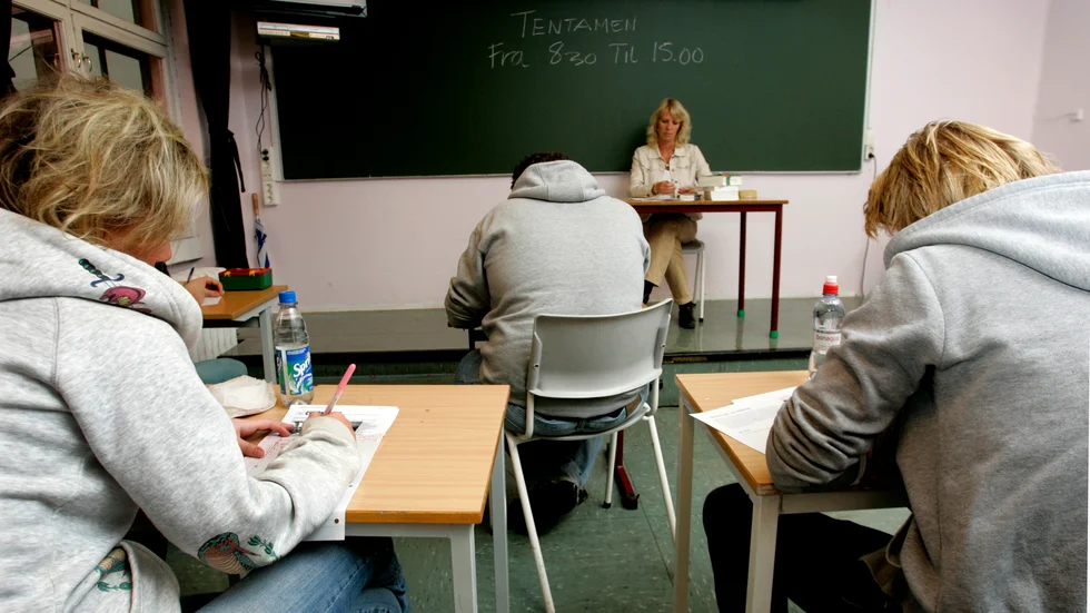 Elever med dyslexi diskrimineras vid nationella prov enligt en elev som stämmer Skolverket. Arkivbild.