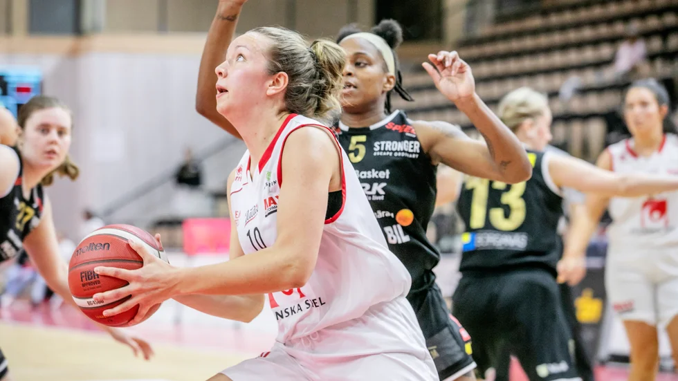 Johanna Persson gjorde 13 poäng, men det räckte inte. Visby Ladies föll med 64-79 mot Eos från Lund.