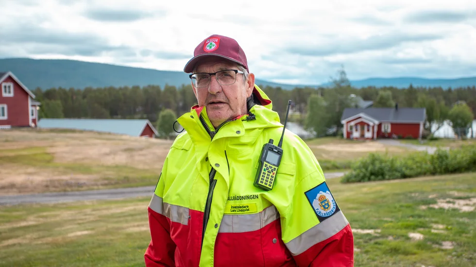Lars Lindqvist, fjällräddare i Årrenjarka, varnar för det förrädiska isläget inför påsken.