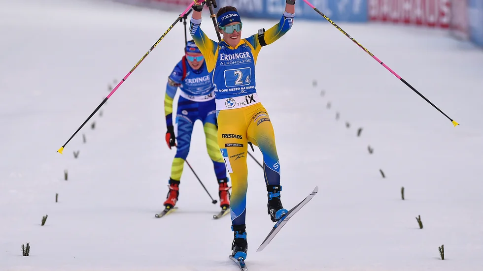 Elvira Öberg spurtade hem en svensk stafettseger i Nove Mesto. Därmed vann också Sverige – för första gången någonsin – stafettcupen totalt. (Arkivbild)