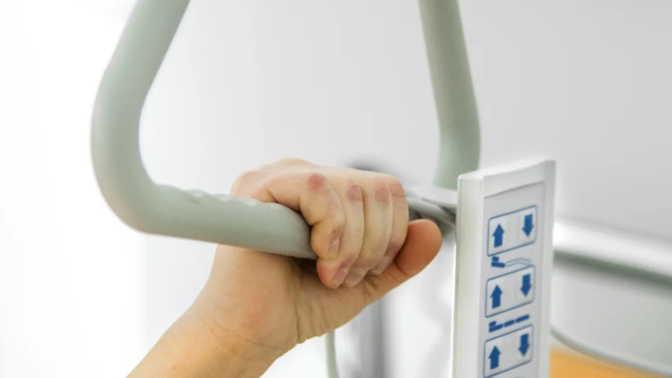 Arbetsterapeuter stöder bland annat personer att återgå till jobb efter sjukdom.