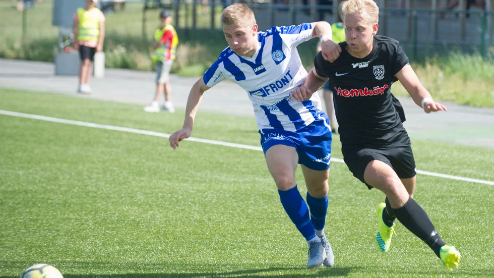 Timmy Österling i TVSK-tröjan. Nu blir det Hargs BK, och jakt på en comeback i division 3, resten av säsongen.