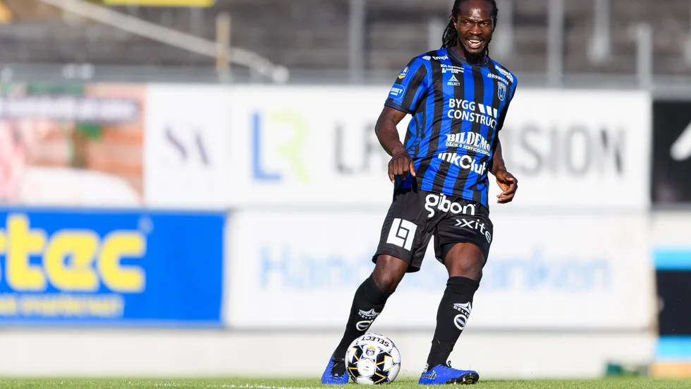 Kebba Ceesay byter Sirius blåsvarta tröja mot Helsingborgs röda. Nu hoppas försvararen på att äntligen få spela match igen.