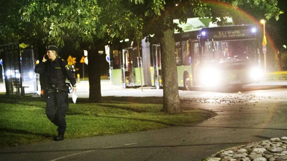 Misstänkt bomb i buss på Fålhagsleden i Uppsala.