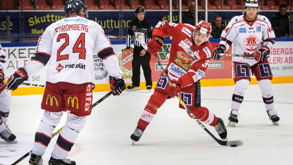 Emil Larsson, här i en match mot Västervik, är redo för comeback.