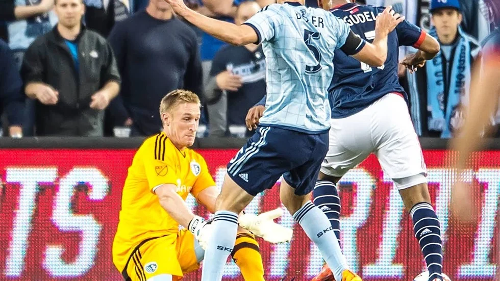 Amerikansk fotboll. Sirius provspelare har båda meriter från MLS.