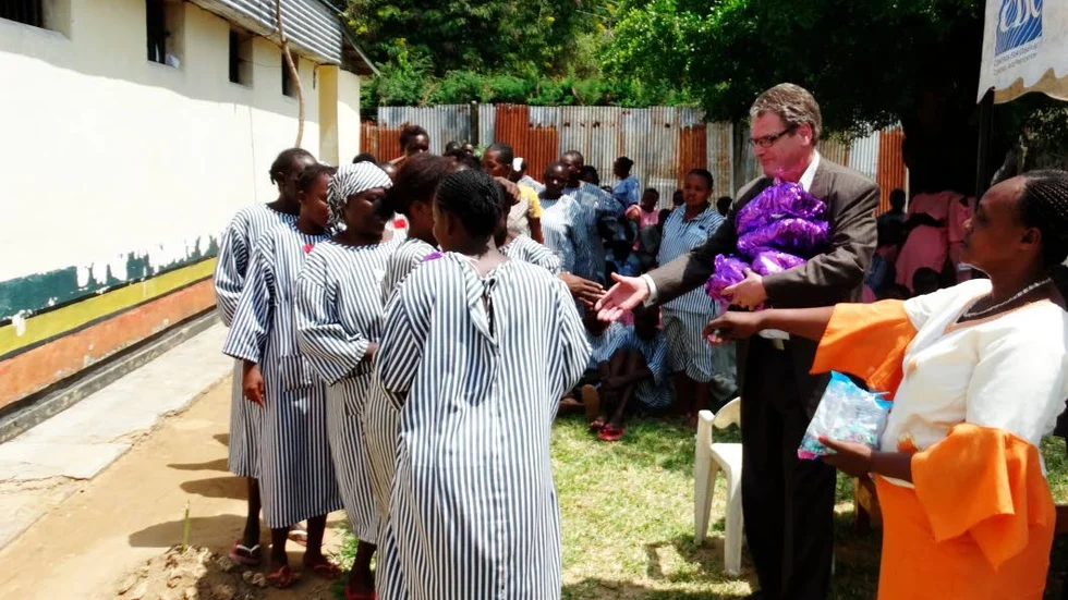 Hans-Göran Björk tillbringade den gångna julen i fängelset Shimo La Tewa i den kenyanska staden Mombasa där han bland annat delade ut julklappar till kvinnorna och barnen på fängelsets kvinnoavdelning.