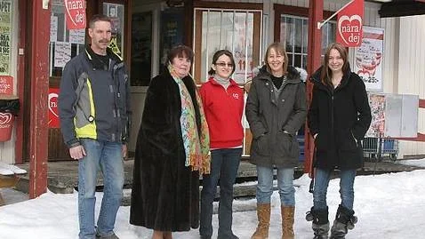 Derya Tanören, butiksinnehavareKalle karlström, Margaretha gadde-Jenische, Derya Tanören, Lena Larsson och dottern Tina