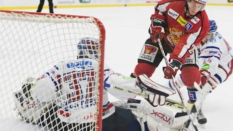 Johan Jonsson låg bakom två mål. Här syns hans andra mål i matchen, 4-0-målet.