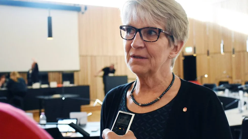 Kristina Zakrisson menar att Kirunas situation är olik någon annan kommun i landet eftersom så mycket mark ägs av staten och lagen tvingar kommunen att ta hänsyn till fler riksintressen.