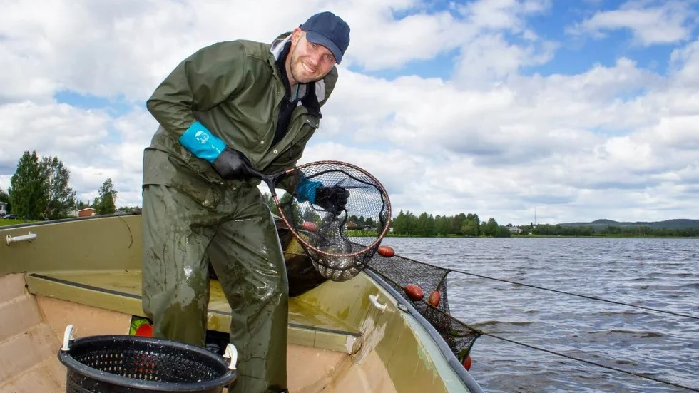 Med på båten. även kommunalrådet Claes Nordmark tog sig en fisketur.