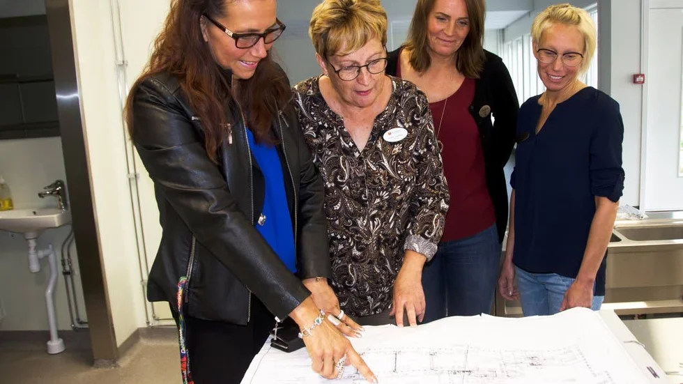 Charlotte Sundqvist, Anita Lundbäck, Sara Rifalk och Anna Fredriksson i köket i den nya förskolan.