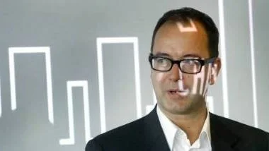 Stefan Hanna (C).