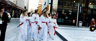 Lucia med tärnor satte fart