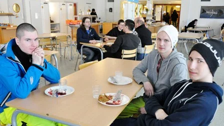 Adam Karlsson, Rickard Eriksson och Linus Eriksson ogillar skolmaten.