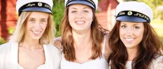 Trillingar skiljs efter studenten