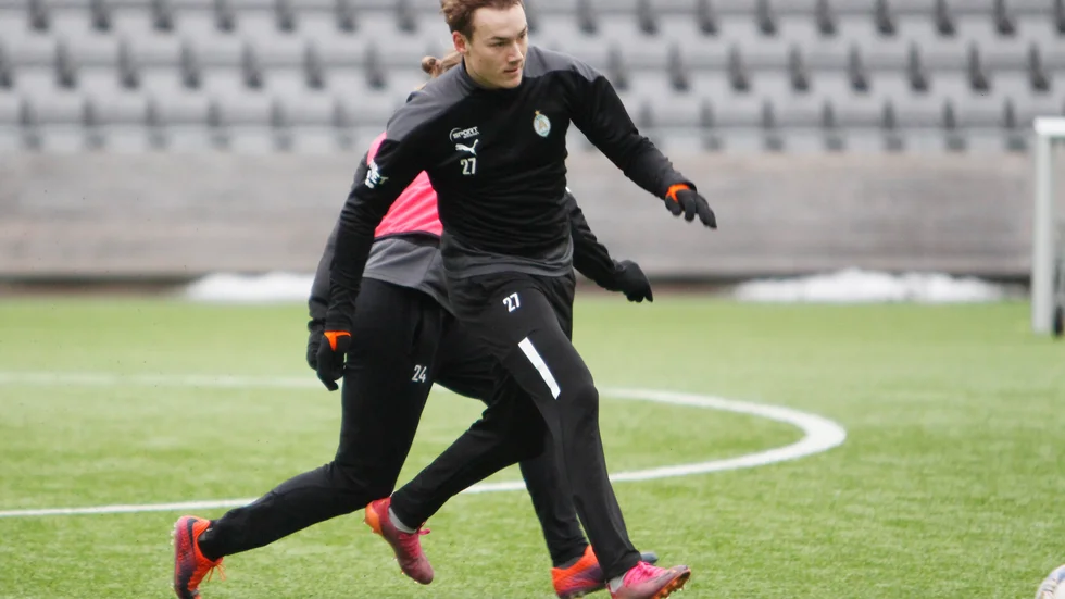 Det mesta talar för att Anton Ekeroth får en ny chans i AFC:s mittförsvar när laget spelar hemmapremiär mot ÖIS under lördagen.