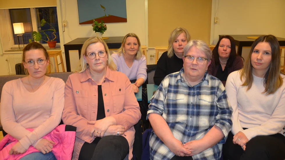 Personal från Bjärkagården i Vuollerim kom till Kommunals stormöte för att vädra sitt missnöje.