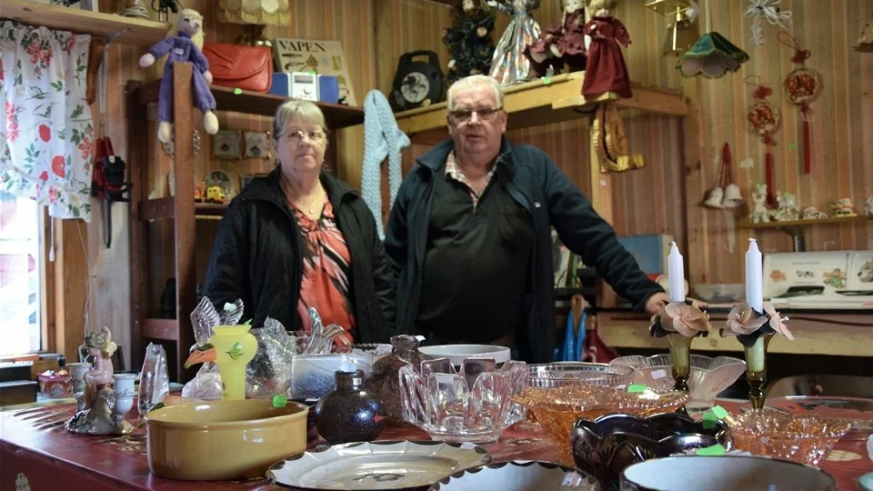 Majken och Mats Malmberg höll sin loppis öppen under två dagar i helgen. Foto: Morgan Karlsson