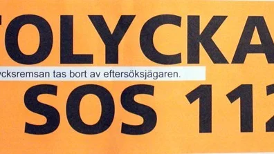 Så här ser viltremsan som man märker ut olycksplatsen med ut och som bör finnas i alla bilar. Foto: Margaretha Roth